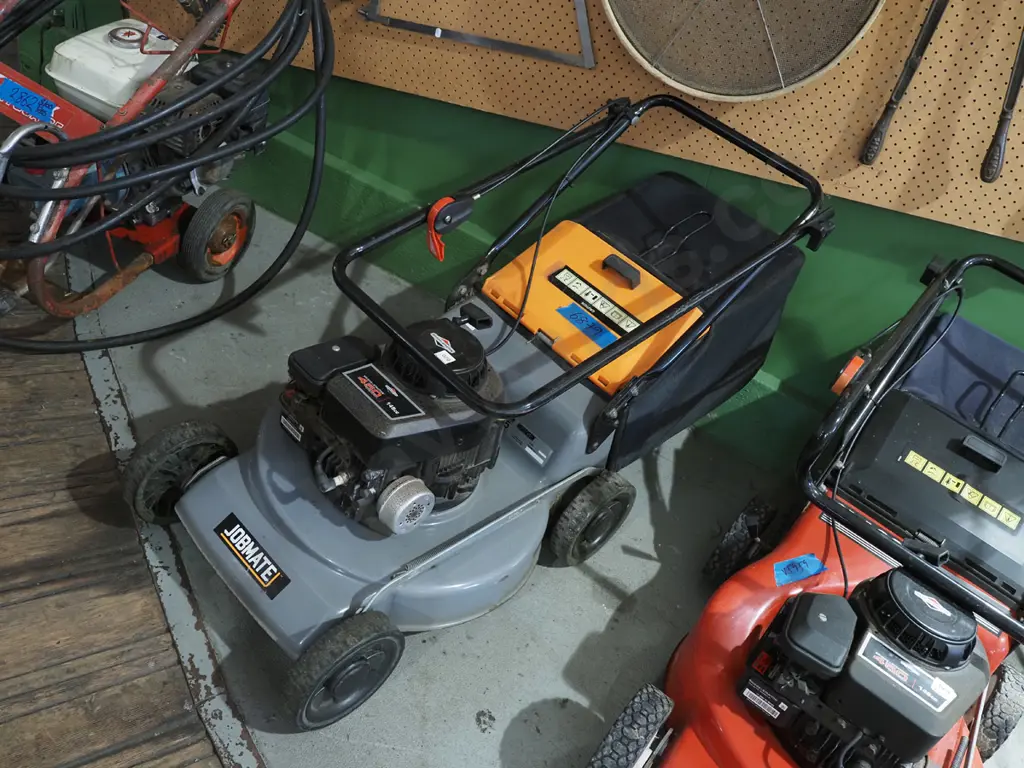 Morrison Classic 4 stroke motor mower with Briggs & Stratton 450 Series motor Image 1++