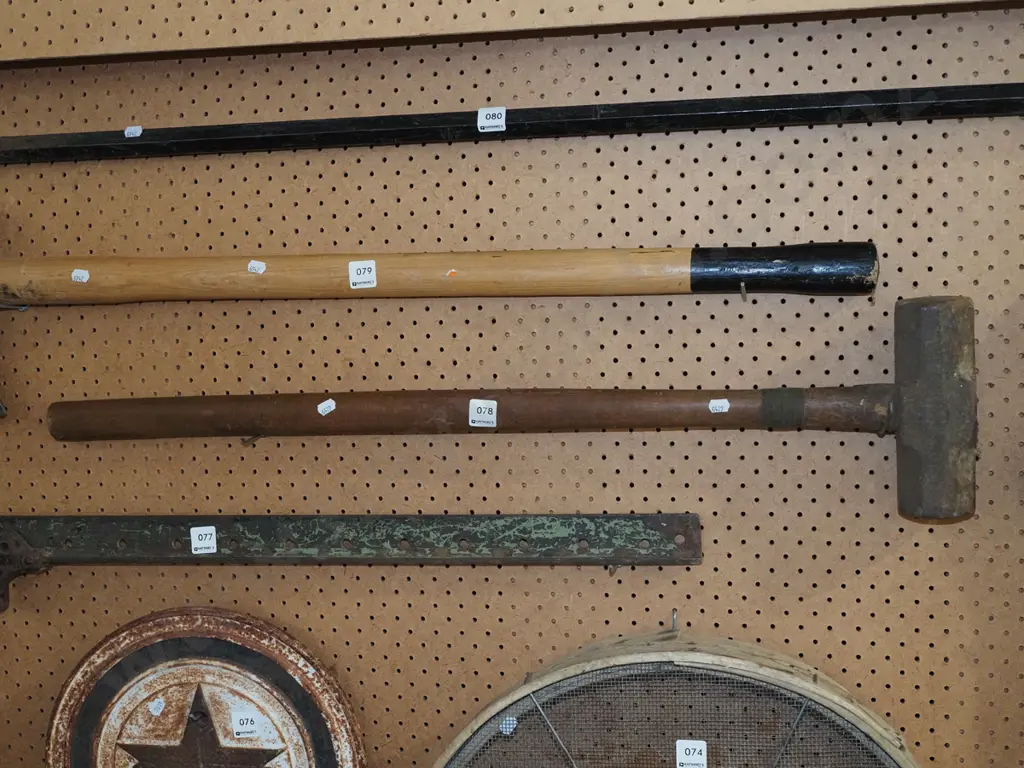 sledge hammer Image 1++