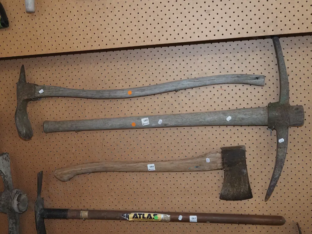 grubber, pick axe - orange dots Image 1++