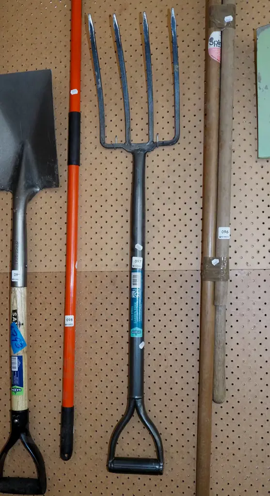 Saxon metal garden fork Image 1++