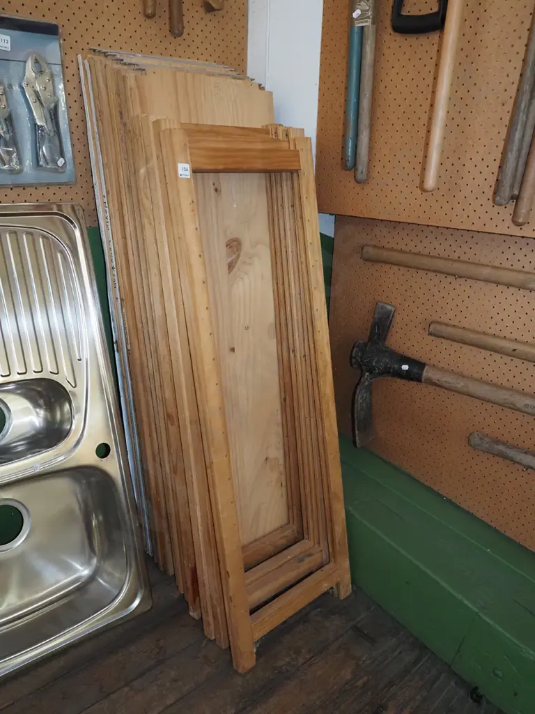 Lundia shelving - 4 small uprights, 8 shelves - no stays Upright H1130 Shelves L1220 Image 1++