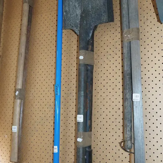 2x metal handled spades