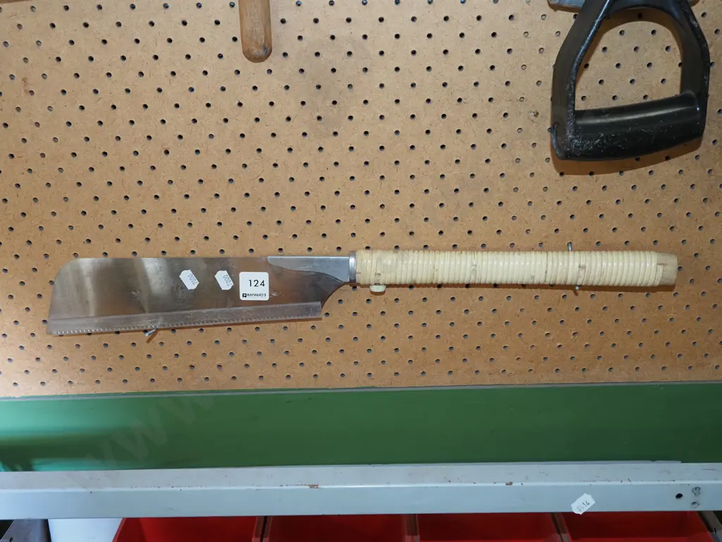 Japanese pull saw Image 1++