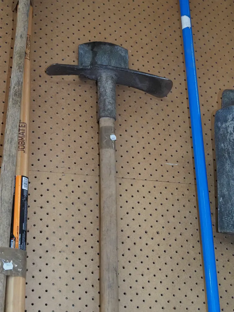 mattock, lawn edger Image 1++