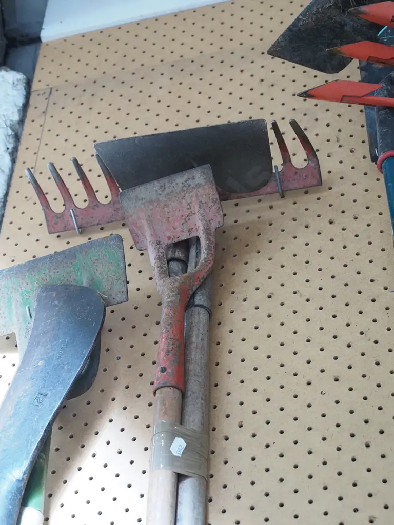 rake, 2x hoes Image 1++