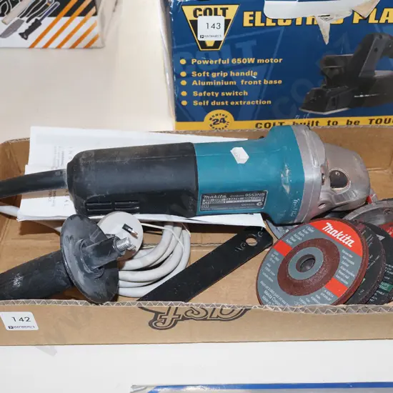 Makita angle grinder and various discs