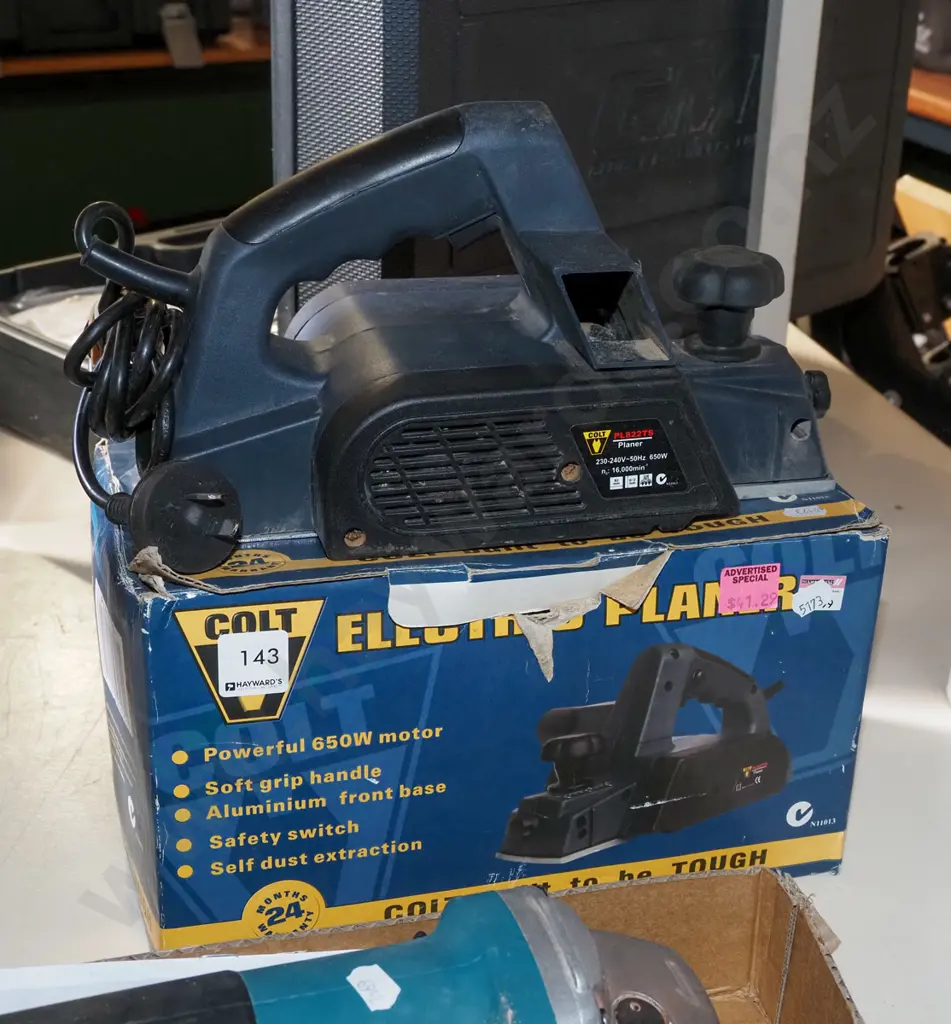 Colt electric planer with original box Image 1++