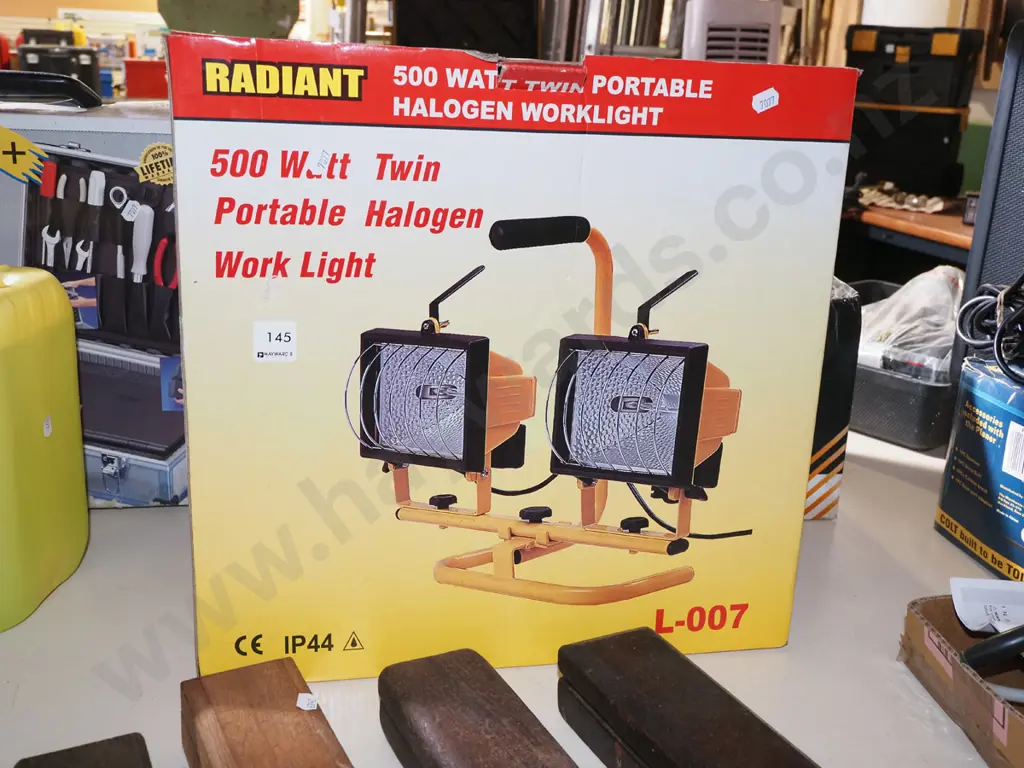boxed 500W twin portable halogen work lights Image 1++
