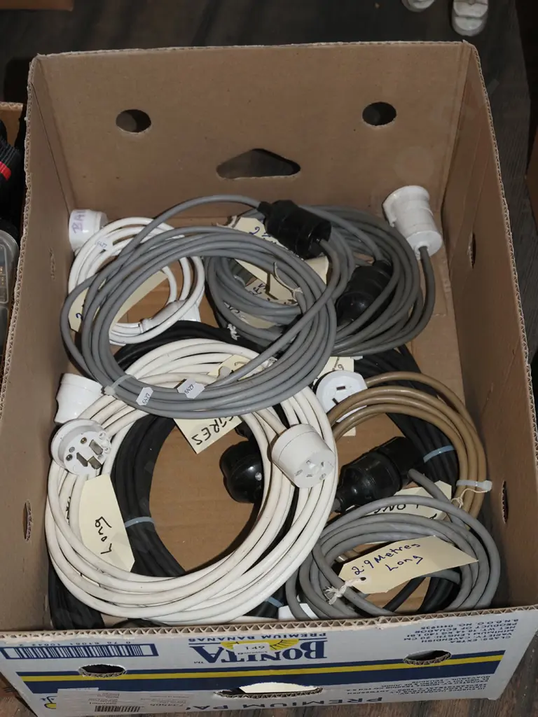 box; various extension cords Image 1++
