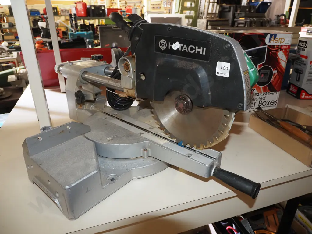 Hitachi 8.5" slide compound mitre saw Image 1++