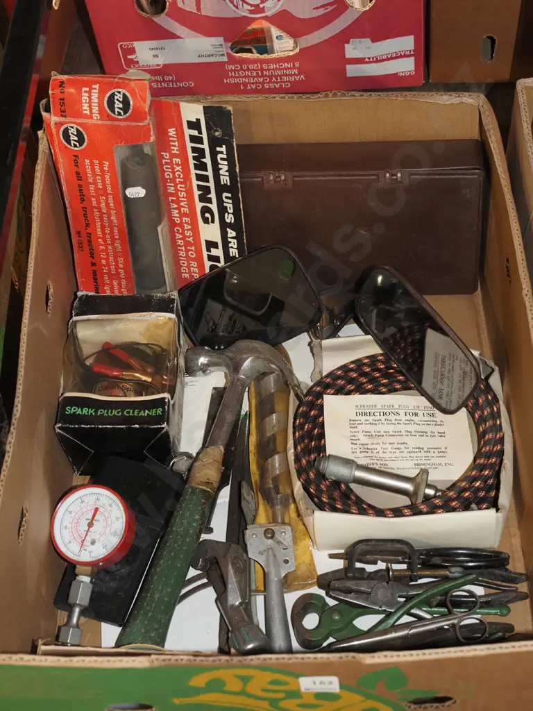 box; car mirrors, pliers, hammer etc Image 1++