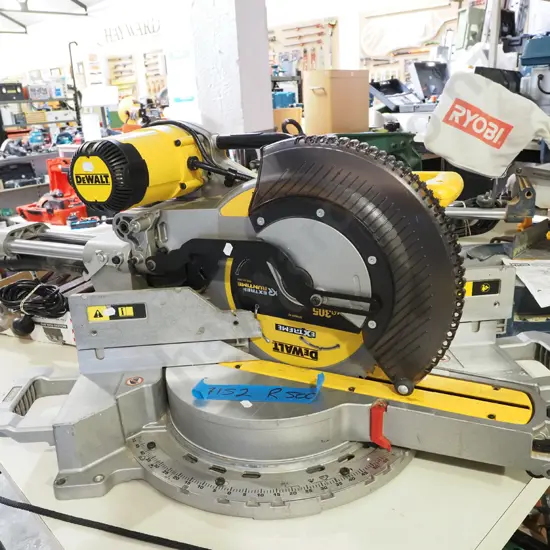 Dewalt 350mm double bevel sliding compund mitre saw