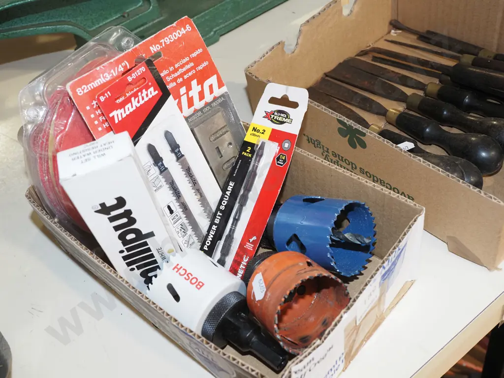box; hole saws, apoxy putty, sanding discs etc Image 1++