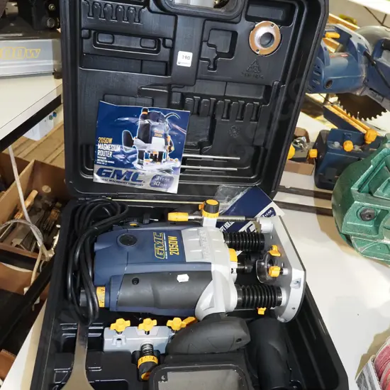 GMC 2050W plunge router in plastic case