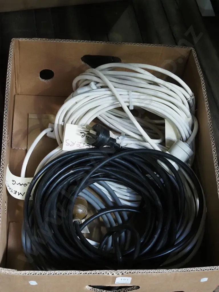 box; extension cords Image 1++