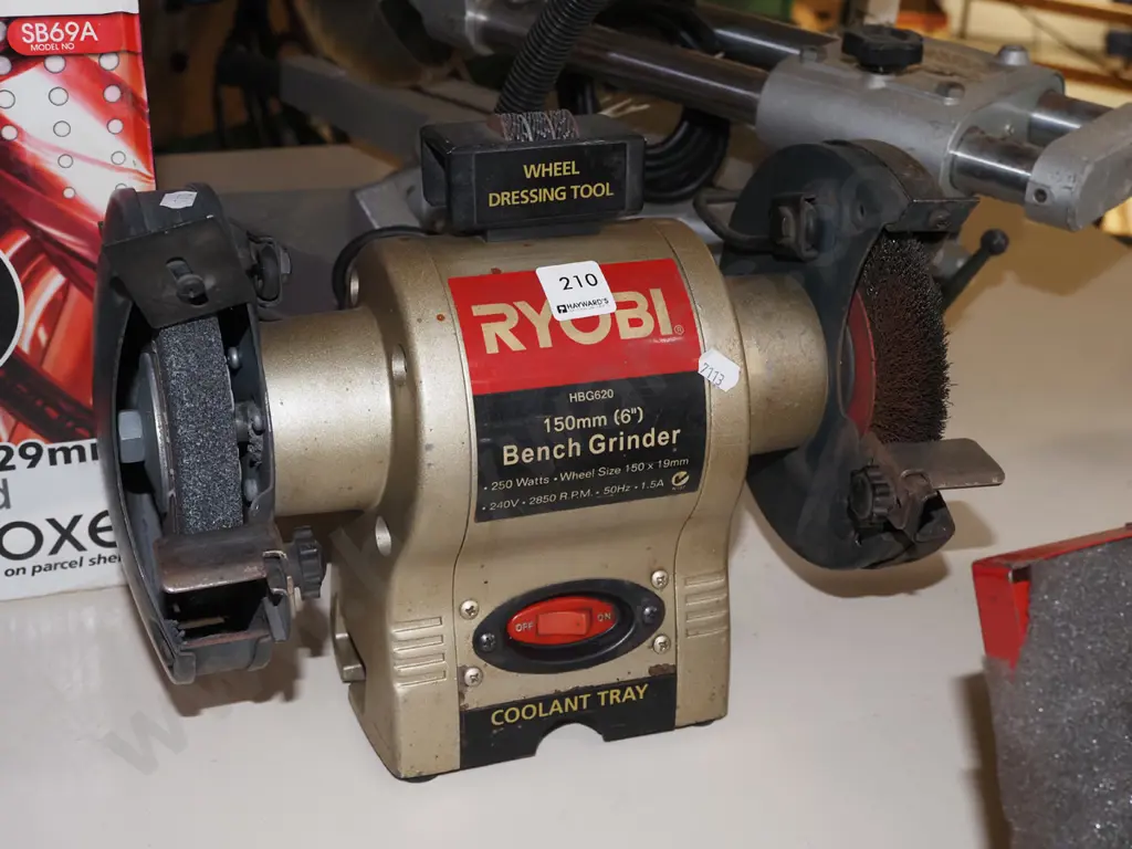 Ryobi 150mm bench grinder with light Image 1++