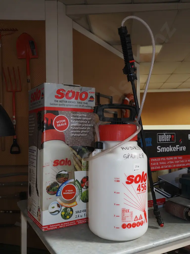 Solo 5L garden sprayer Image 1++