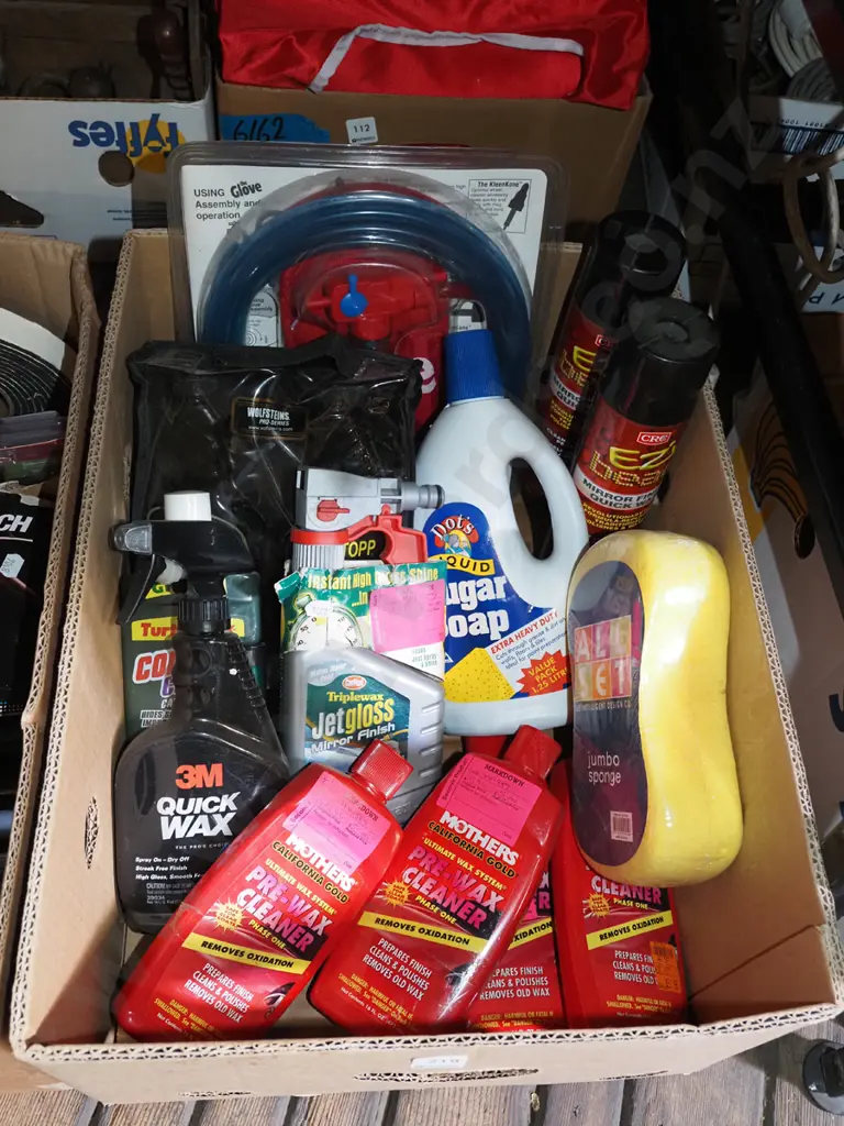 box; car cleaning supplies Image 1++