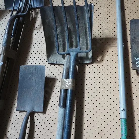 wide mouth shovel, garden fork