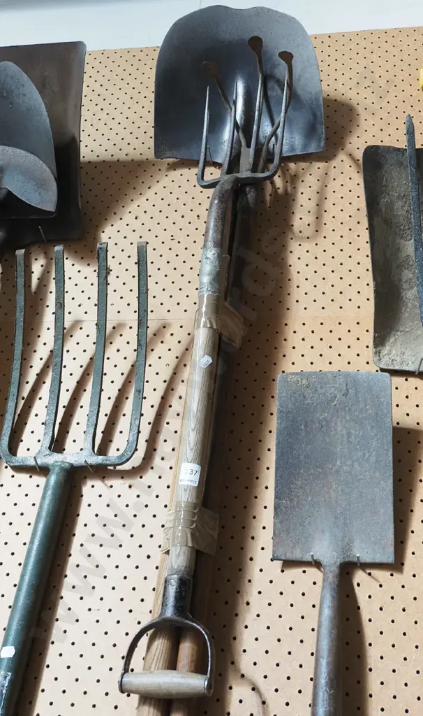 shovel, fork, cultivator Image 1++