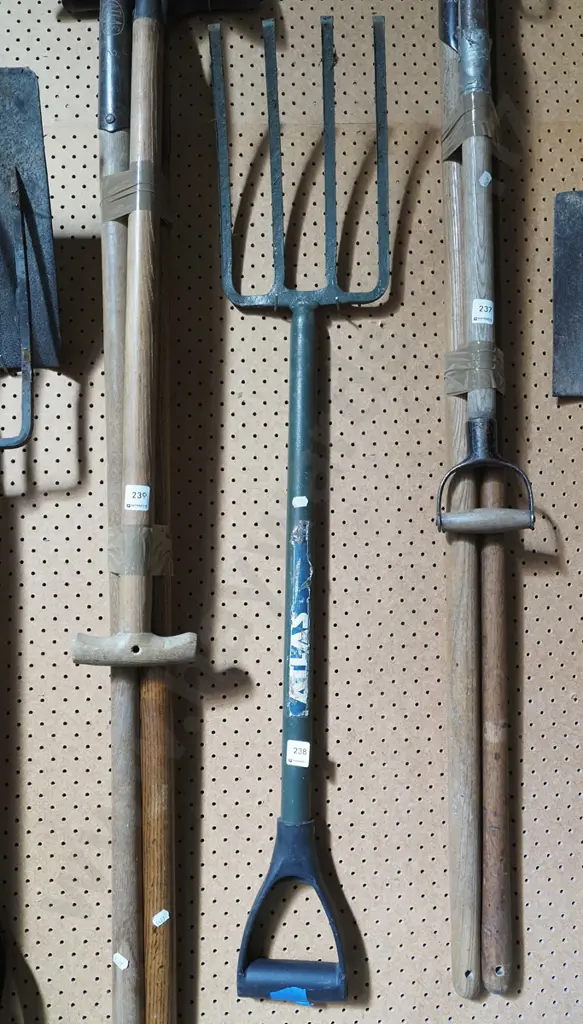 metal garden fork Image 1++