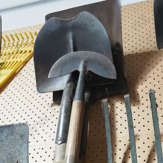 wide mouth shovel, lawn edger, shovel