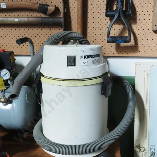 Karcher 2001 Wet and Dry vacuum cleaner - No nozzle