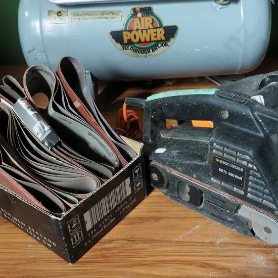 Black and Decker belt sander and sanding belts - English plug needs replacing