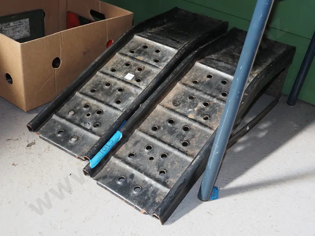 2x metal car ramps Image 1++