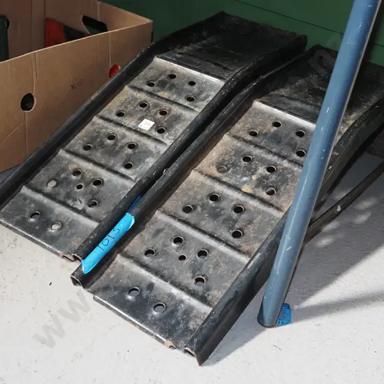 2x metal car ramps