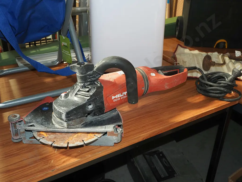Hilti DCG 230/D diamond cutter Image 1++