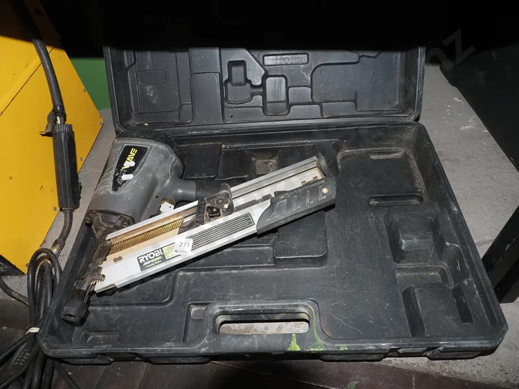 Ryobi Air Wave cased framing gun Image 1++