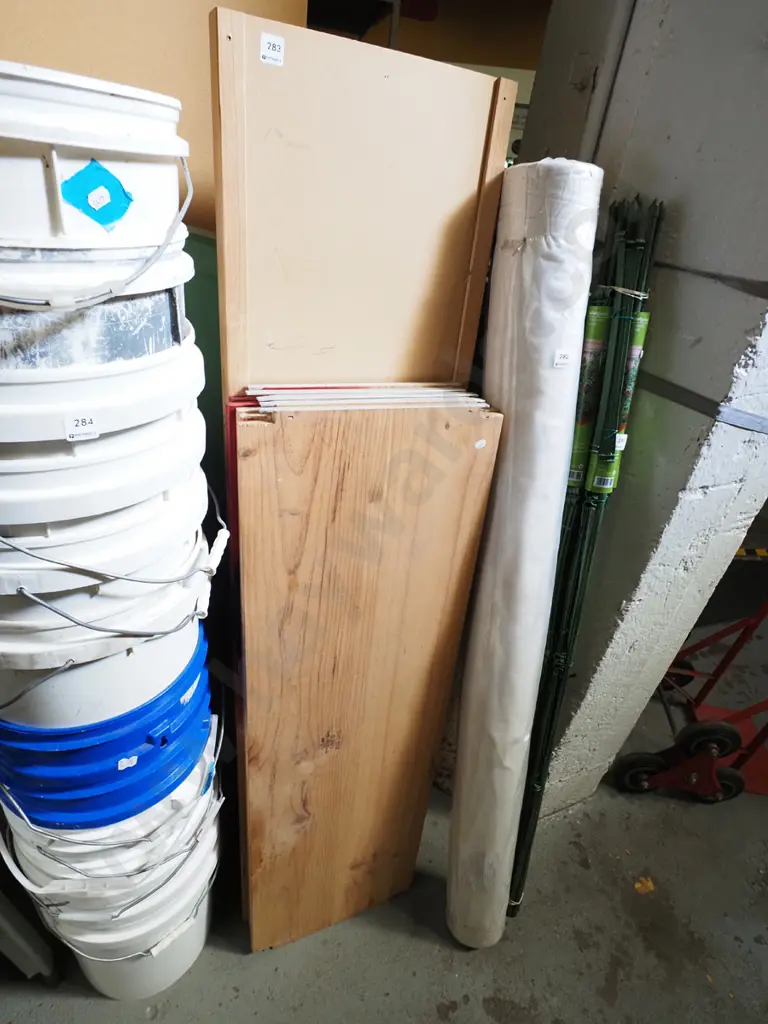 Lundia shelving 2x uprights, 5x shelves - no stays Uprights H1580 Shelves L1200 Image 1++
