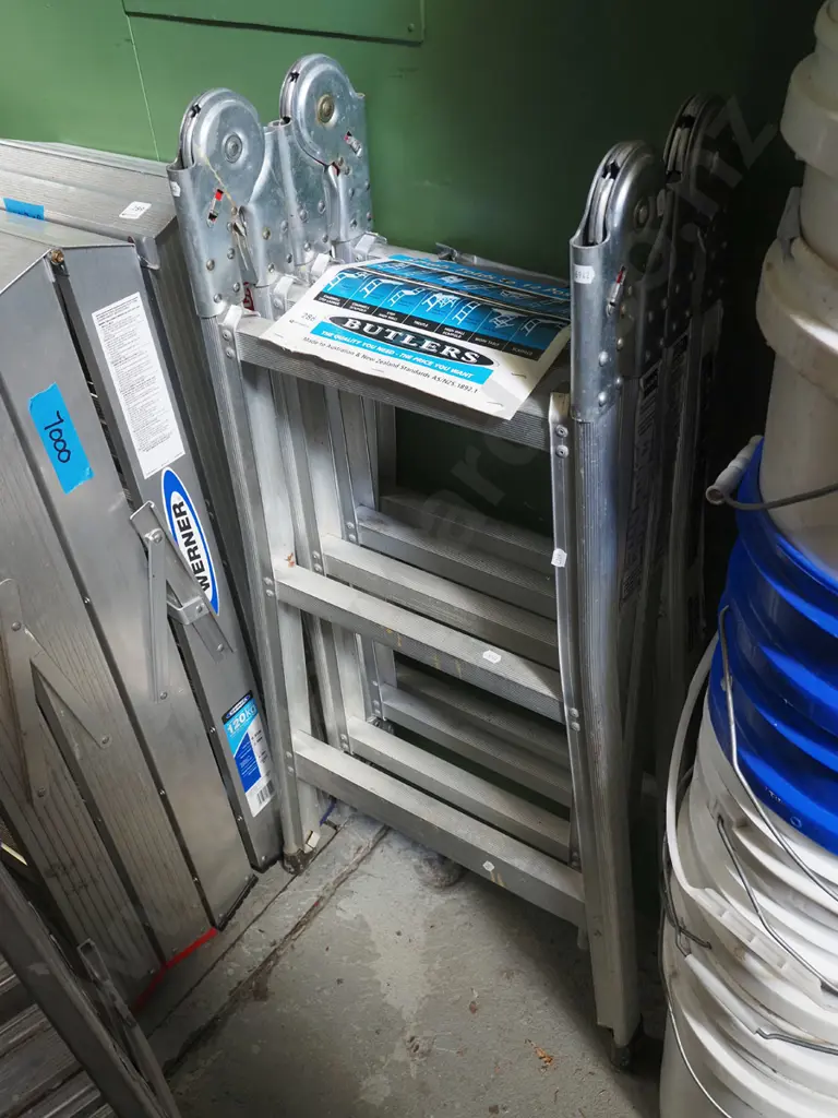 Butler's multi ladder Image 1++