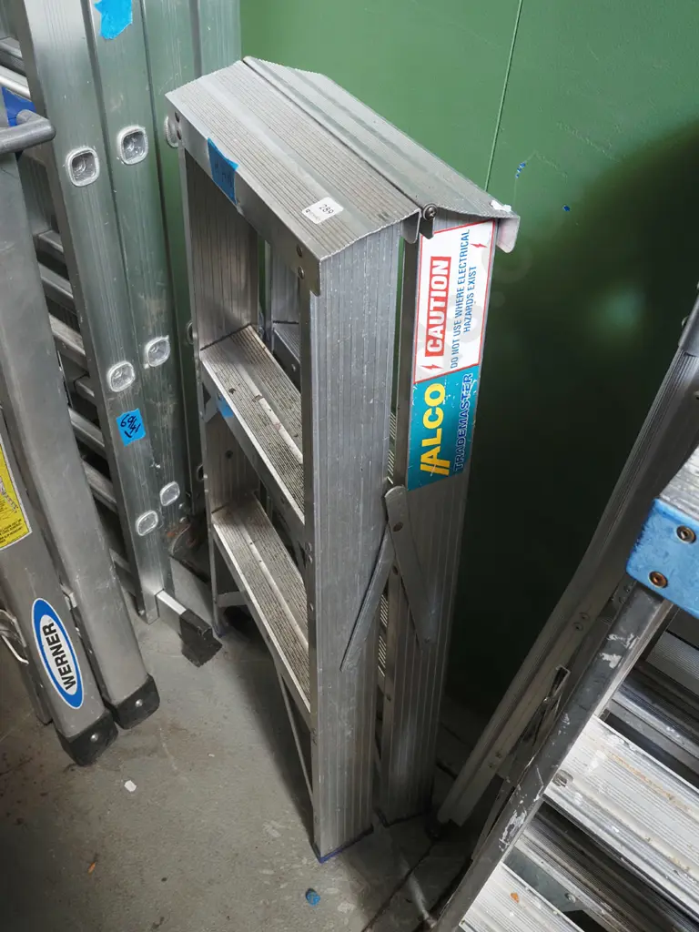Alco 2 step aluminium ladder Image 1++
