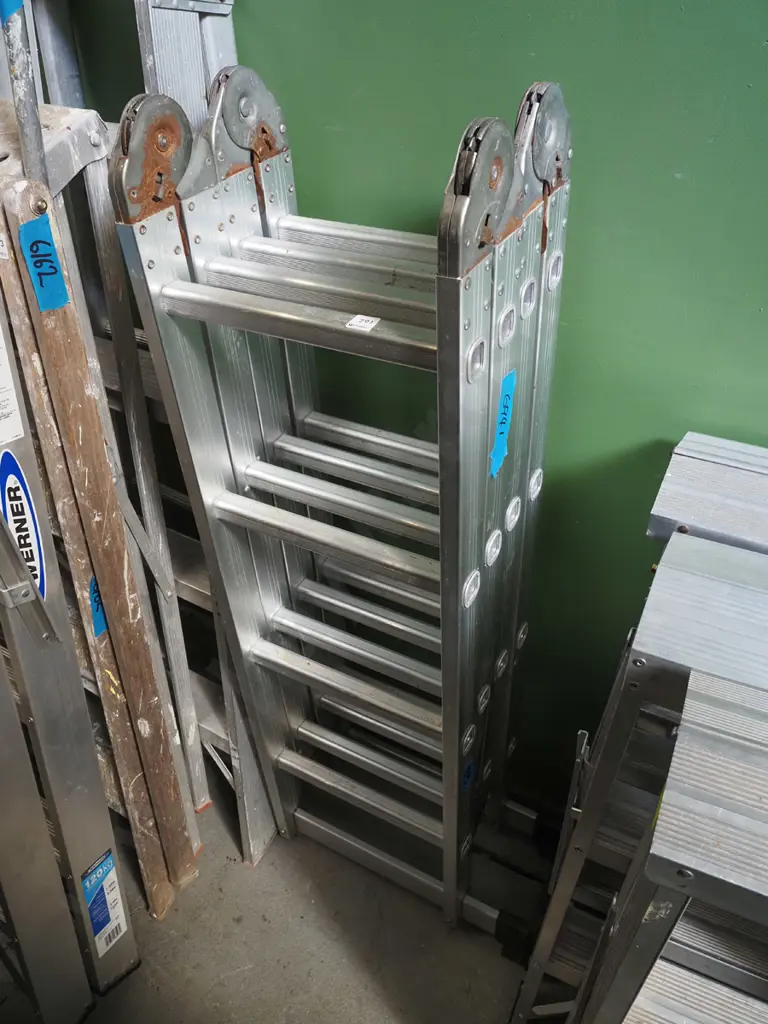 aluminium multi ladder Image 1++
