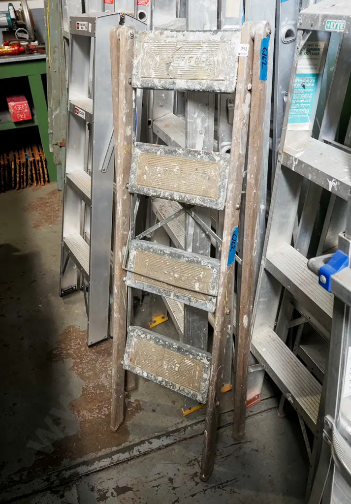 Waterford wooden painter's ladder Image 1++