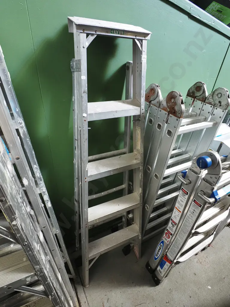 Lyte 4 step aluminium ladder Image 1++