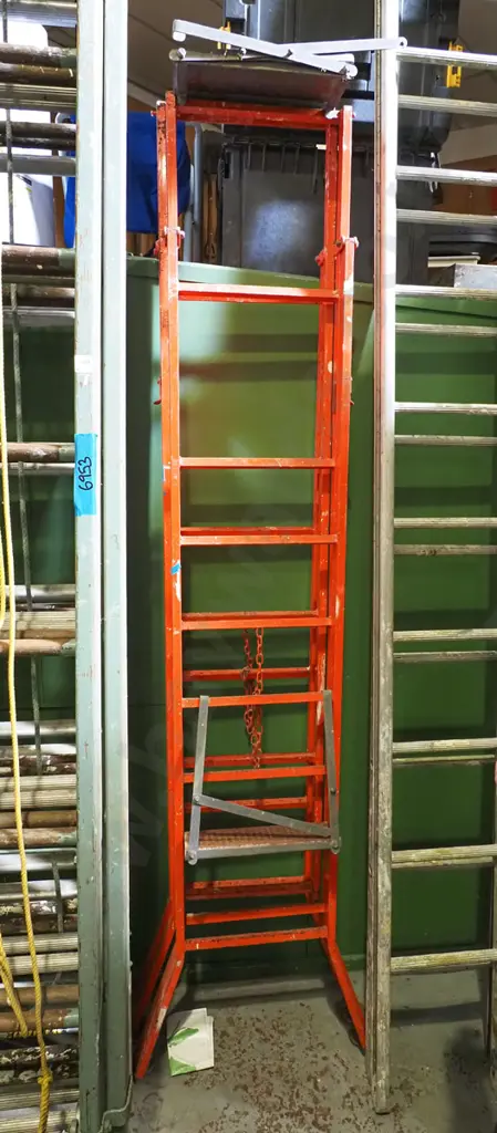 red metal scaffolding frame Image 1++