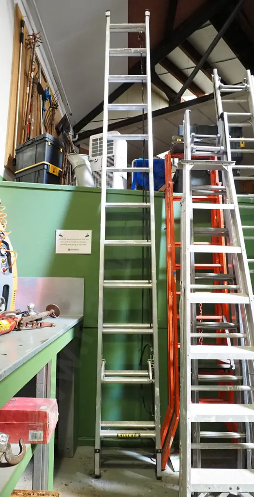 Gorilla aluminium extension ladder Image 1++