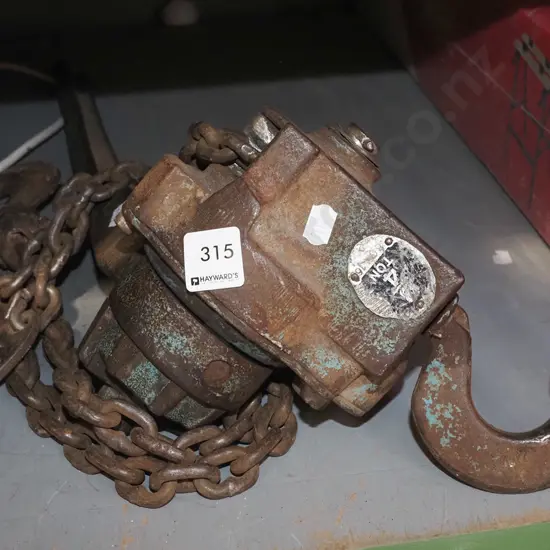 vintage ratchet hoist