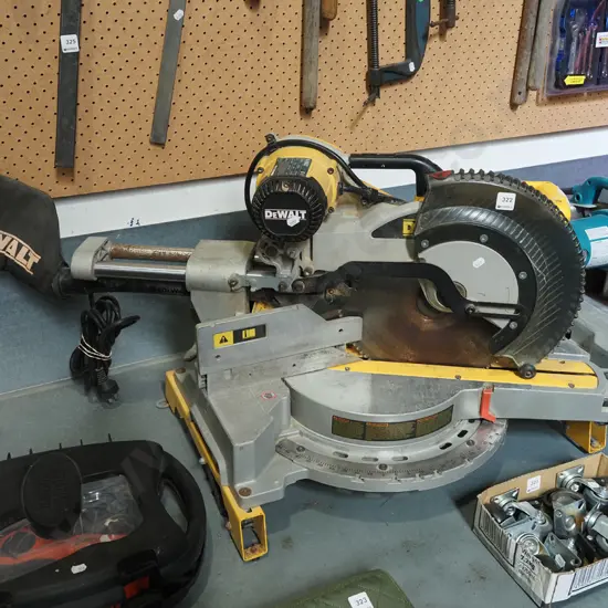 Dewalt compound sliding mitre saw