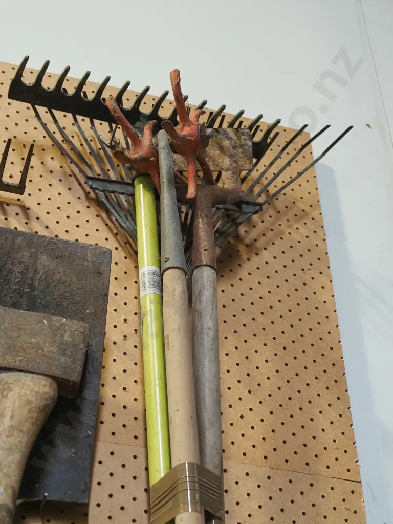 grass rake, rake, hoe, cultivator Image 1++