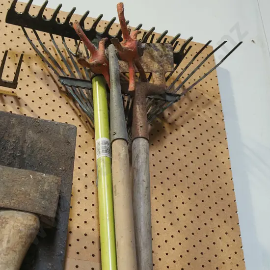 grass rake, rake, hoe, cultivator