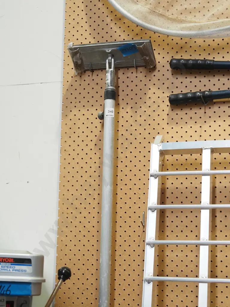 telescopic pole sander Image 1++