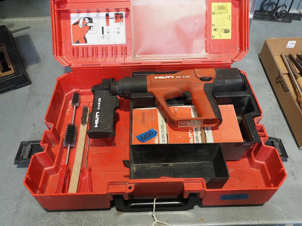 boxed Hilti DXA40 powder actuated tool Image 1++