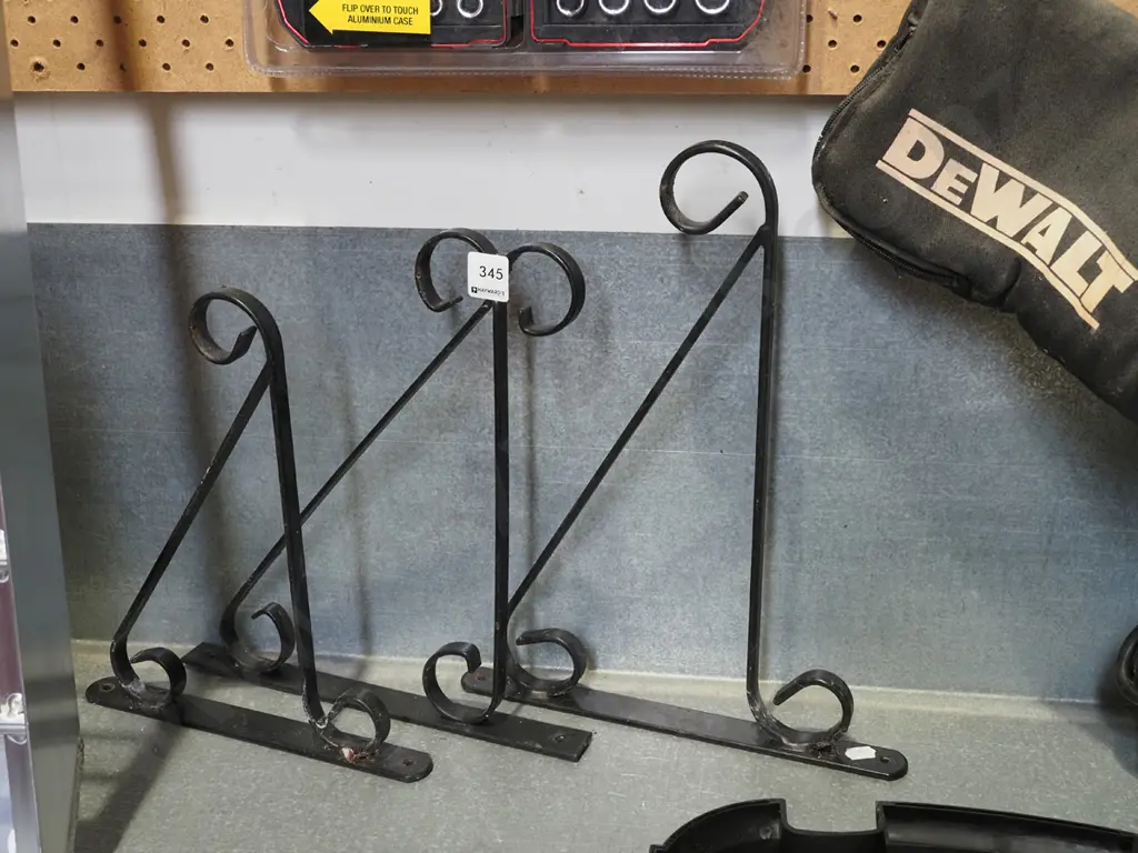 3x metal shelf brackets Image 1++