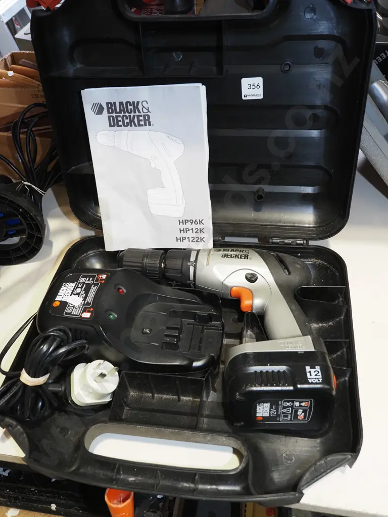 cased Black and Decker 12V drill Image 1++