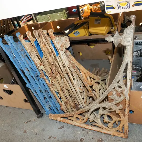12x cast iron right angle pieces of verandah fret work Each H560 W460