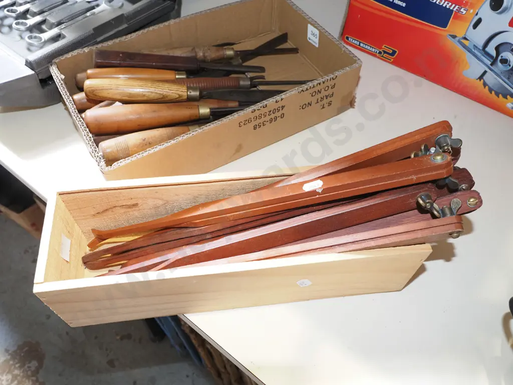 box; wooden calipers Image 1++